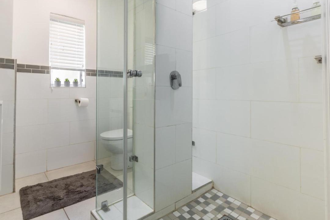 Photo of Bathroom in Shaka's Rock