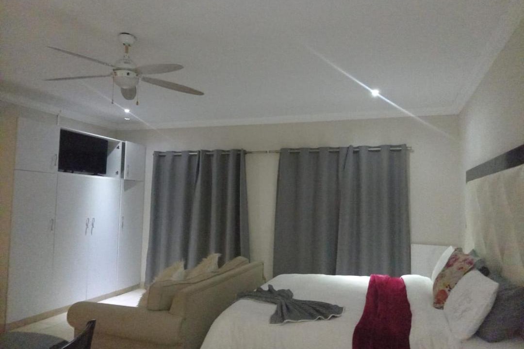 Photo of Bedroom in Akasia