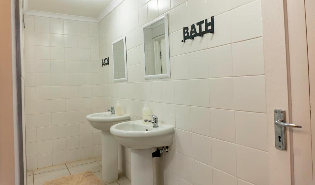 Photo of Bathroom in Komani