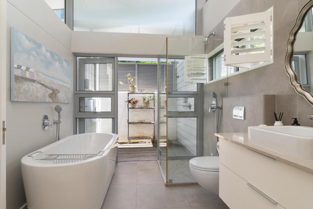 Photo of Bathroom in Selection Beach