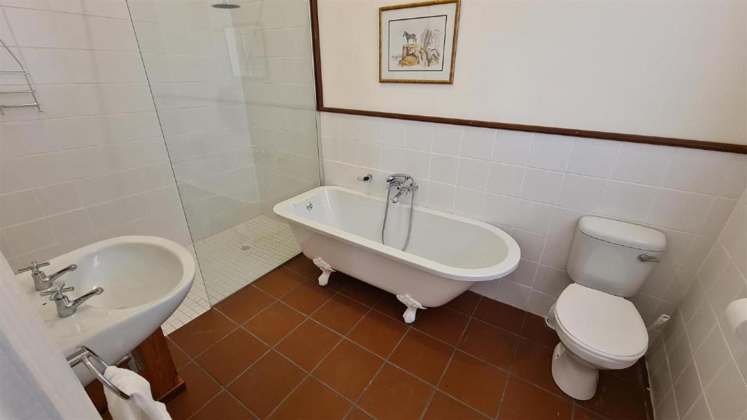 Photo of Bathroom in Graaff-Reinet