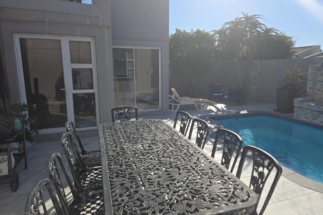 Photo of Patio Balcony in Sunset Beach