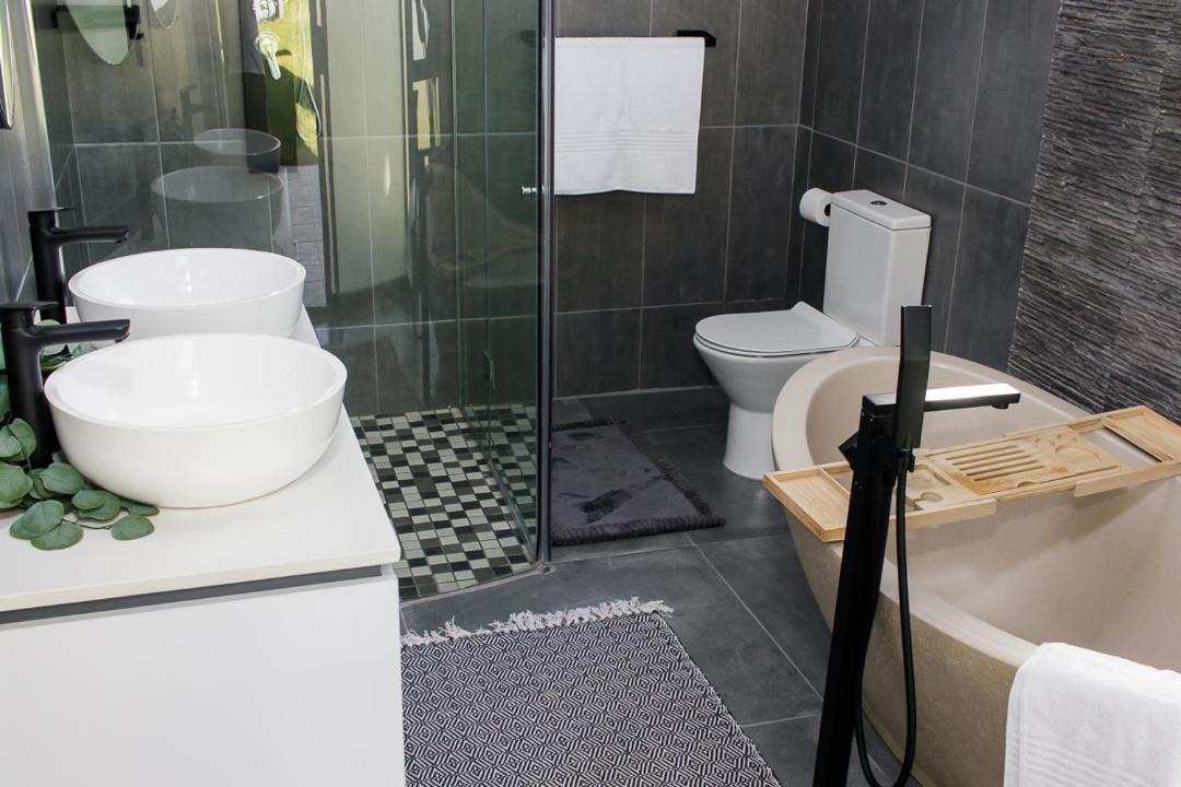 Photo of Bathroom in Greater Johannesburg Metropolitan Area