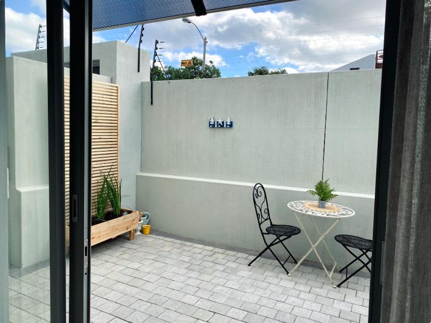 Photo of Patio Balcony in West Beach