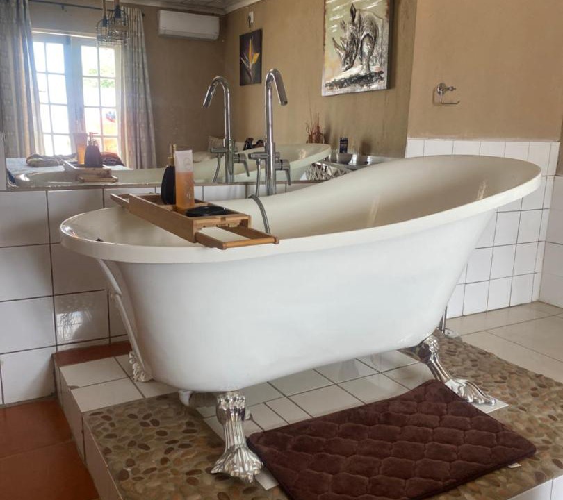Photo of Bathroom in Dr JS Moroka