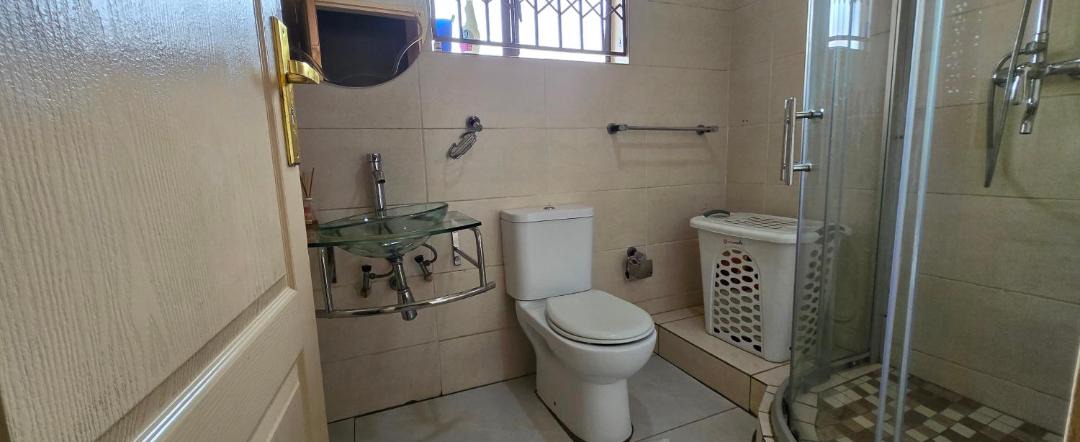 Photo of Bathroom in Greater Johannesburg Metropolitan Area