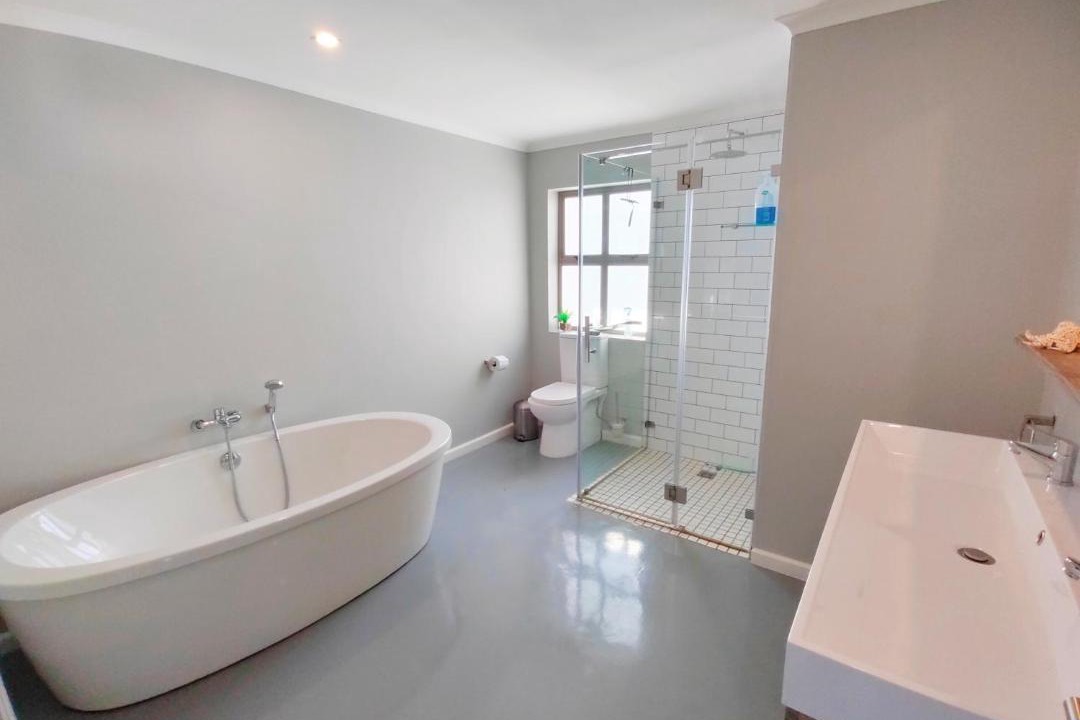Photo of Bathroom in Shelley Point