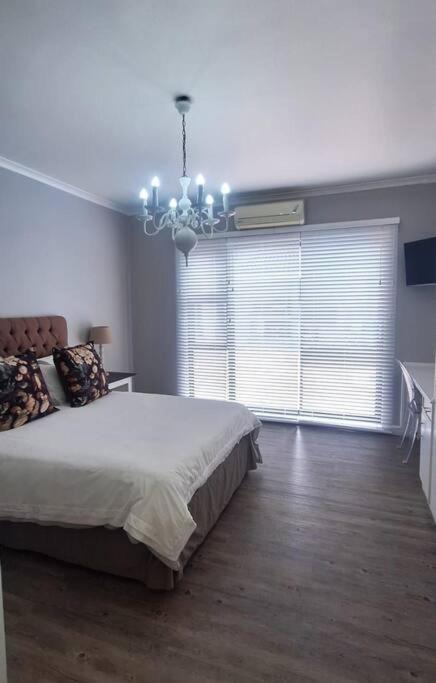 Photo of Bedroom in Oudtshoorn