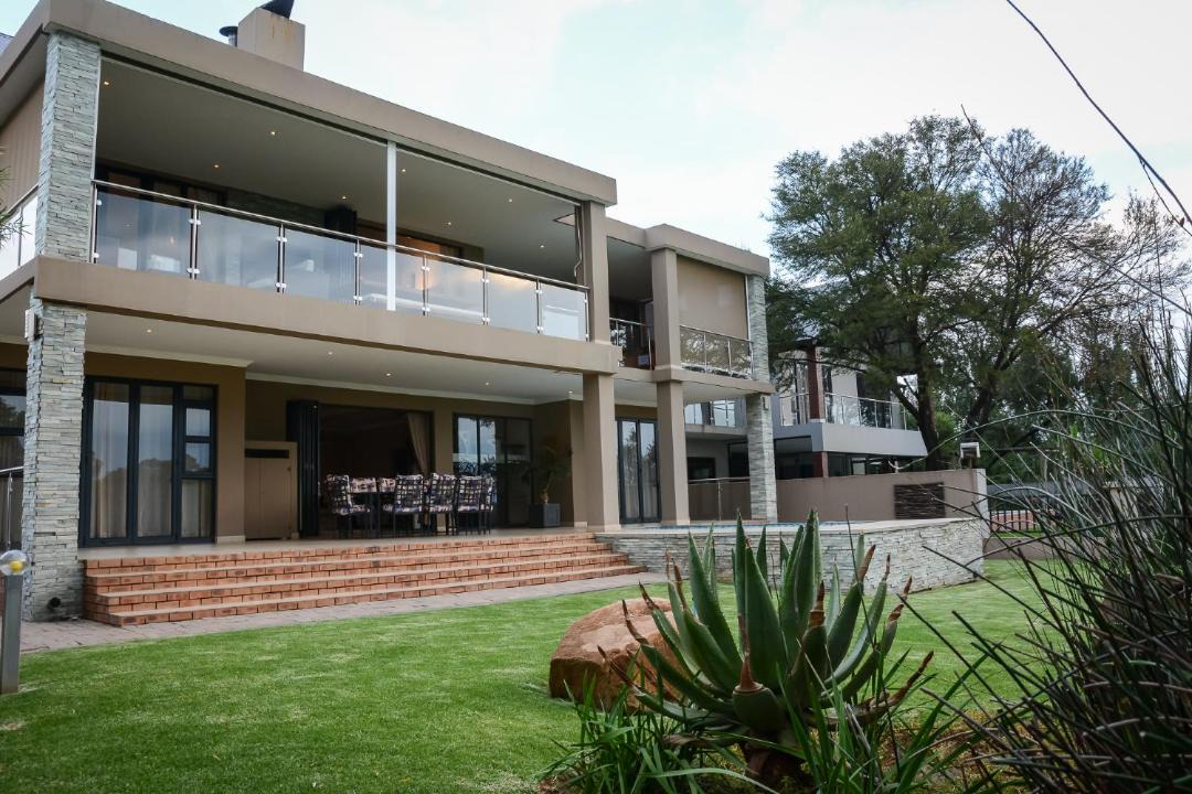 Photo of Others in Parys