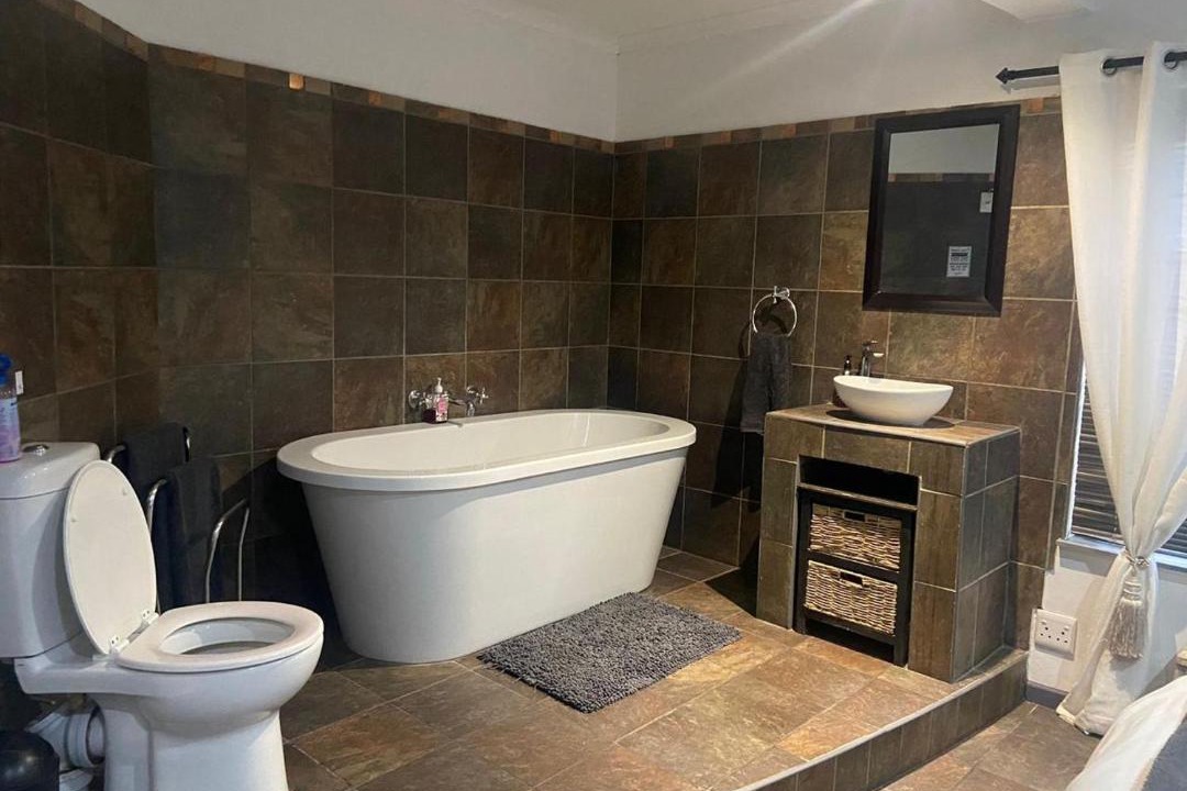 Photo of Bathroom in Beaufort West