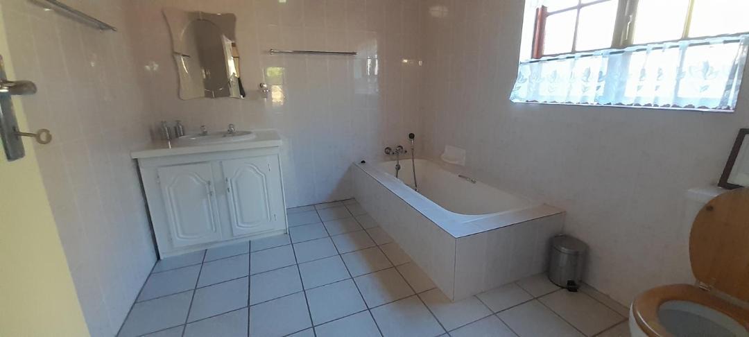 Photo of Bathroom in Elias Motsoaledi