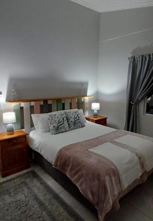 Photo of Bedroom in Oudtshoorn