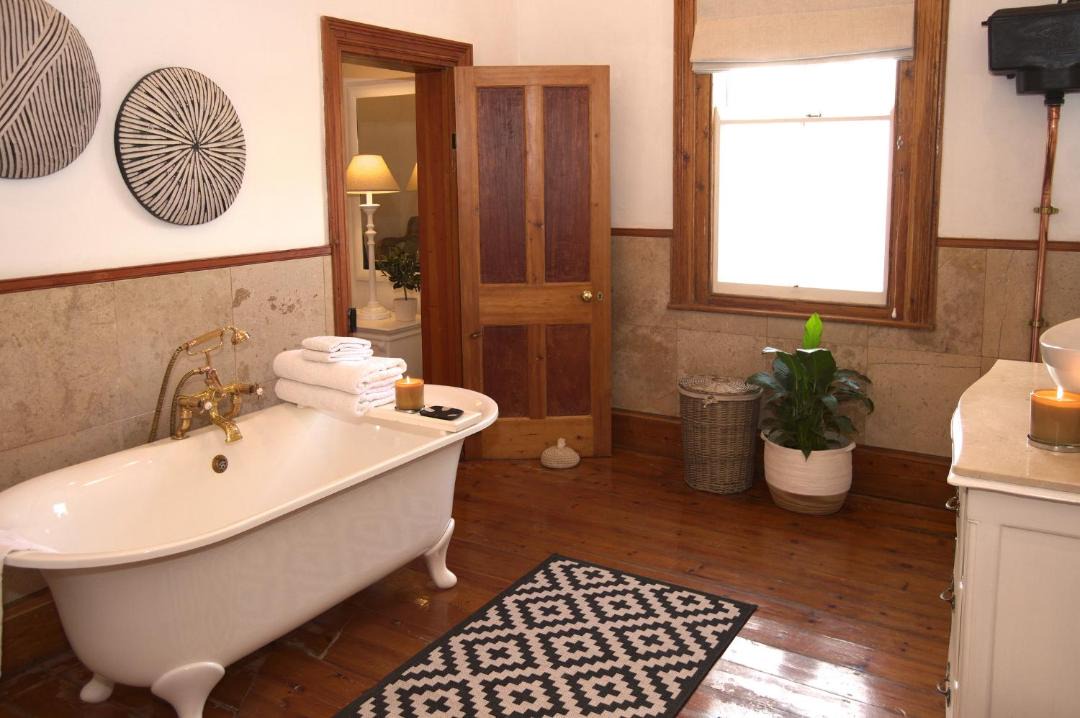 Photo of Bathroom in Graaff-Reinet