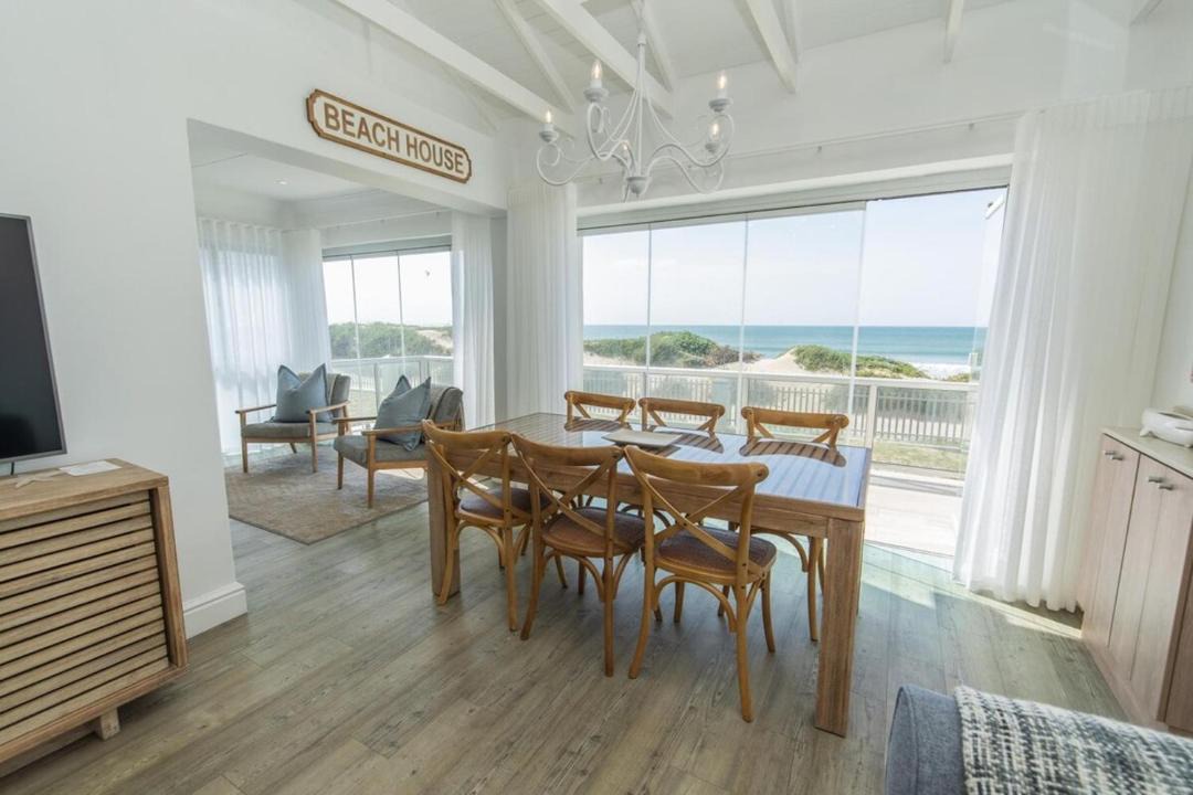 Photo of Livingroom in Pollok Beach
