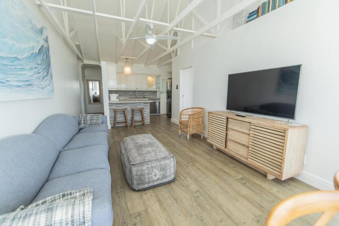 Photo of Livingroom in Pollok Beach