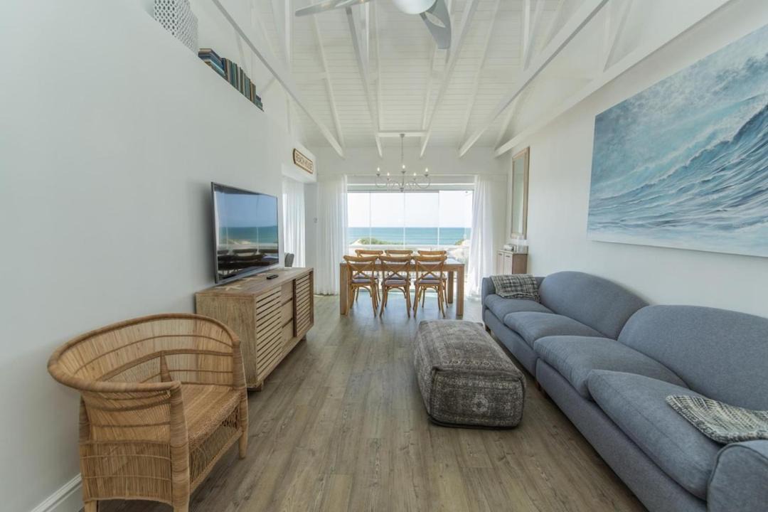 Photo of Livingroom in Pollok Beach