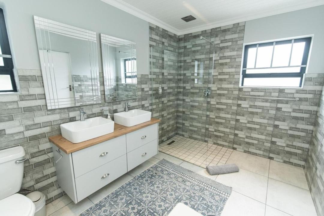Photo of Bathroom in Lorraine
