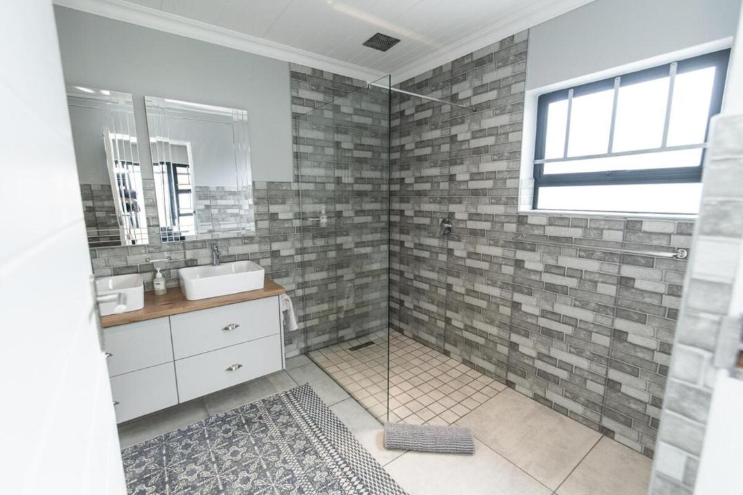 Photo of Bathroom in Lorraine