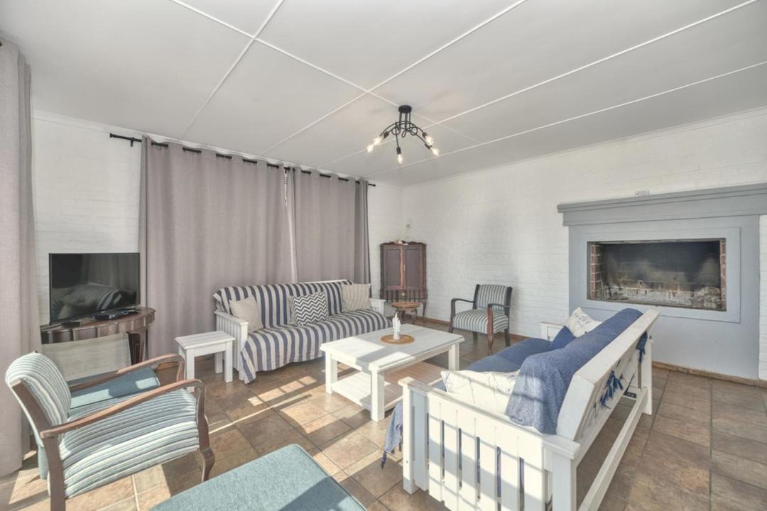 Photo of Livingroom in Waenhuiskrans