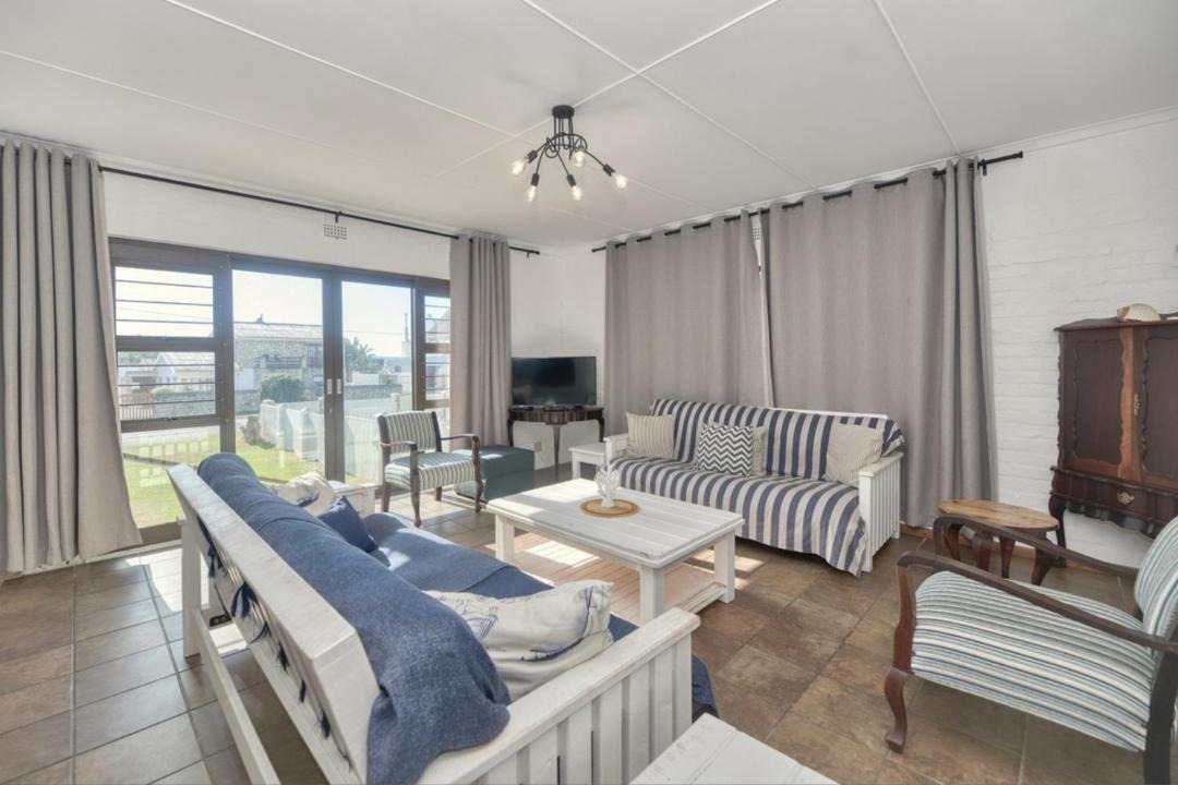 Photo of Livingroom in Waenhuiskrans