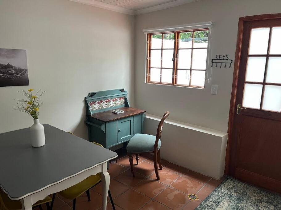 Photo of Livingroom in Claremont