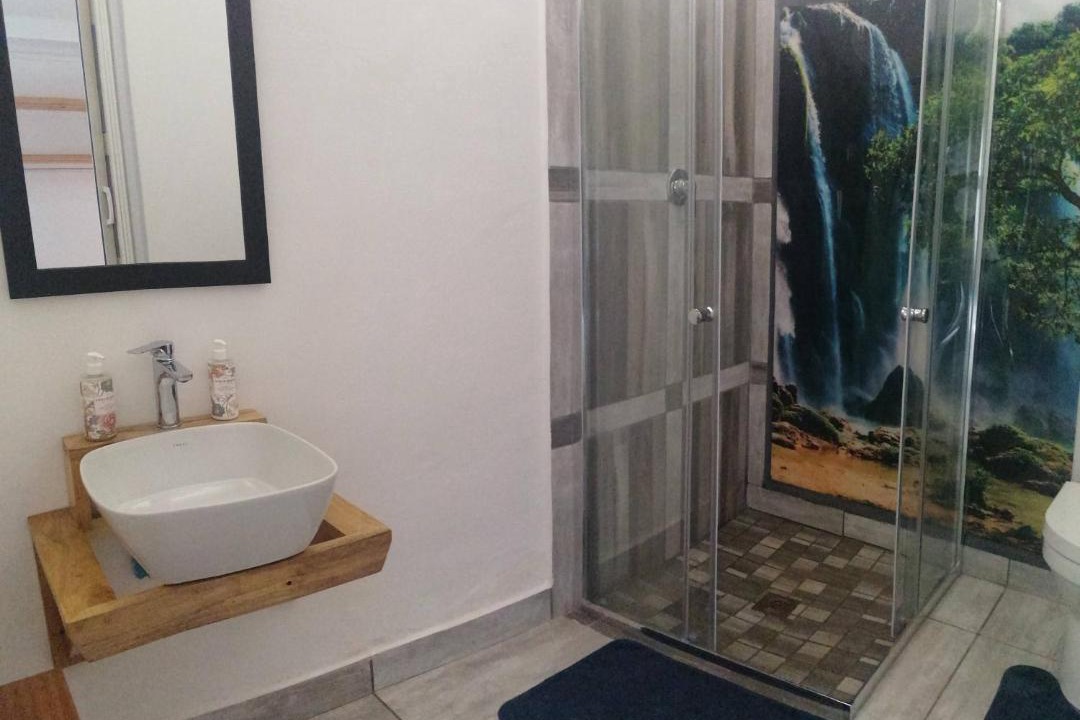 Photo of Bathroom in Parys