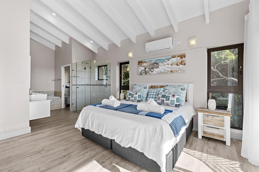 Photo of Bedroom in San Lameer