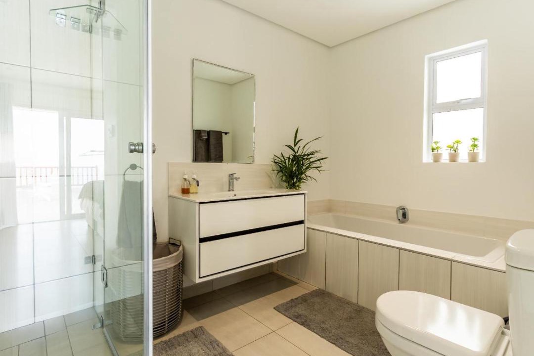 Photo of Bathroom in Shaka's Rock