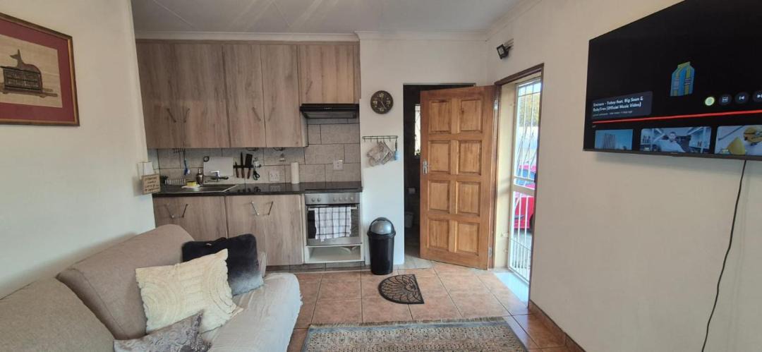 Photo of Livingroom in Ekurhuleni