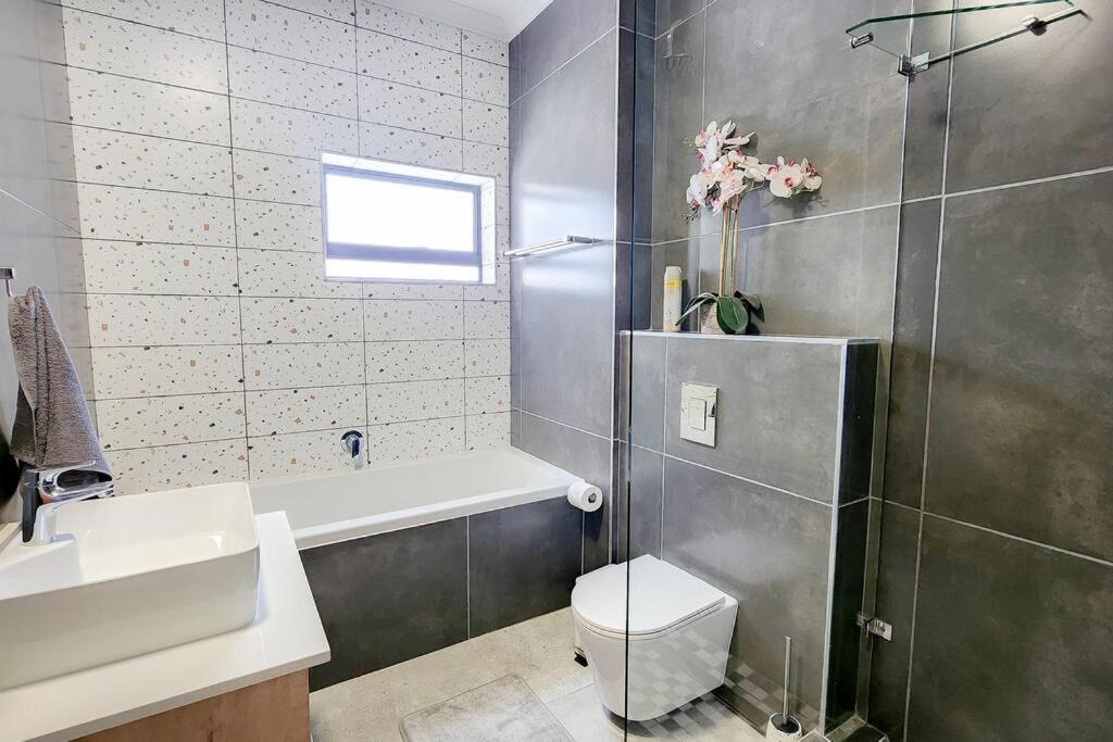 Photo of Bathroom in Shelley Point