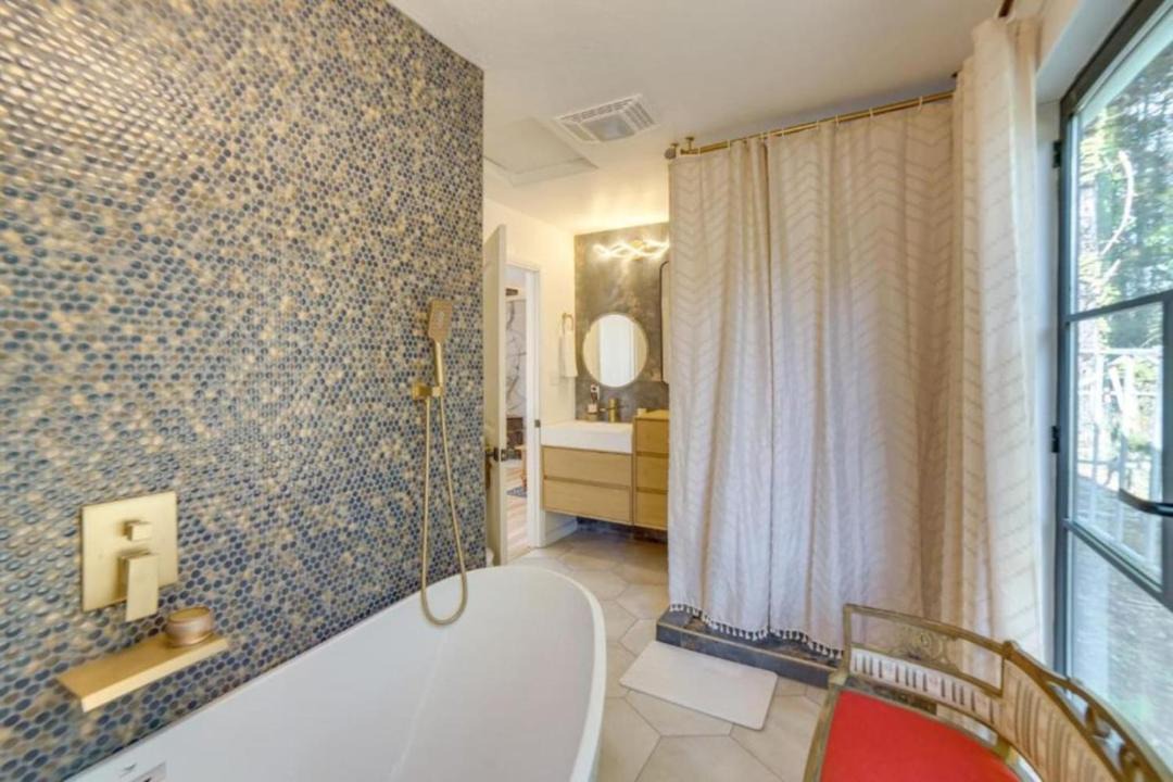 Photo of Bathroom in Cleone
