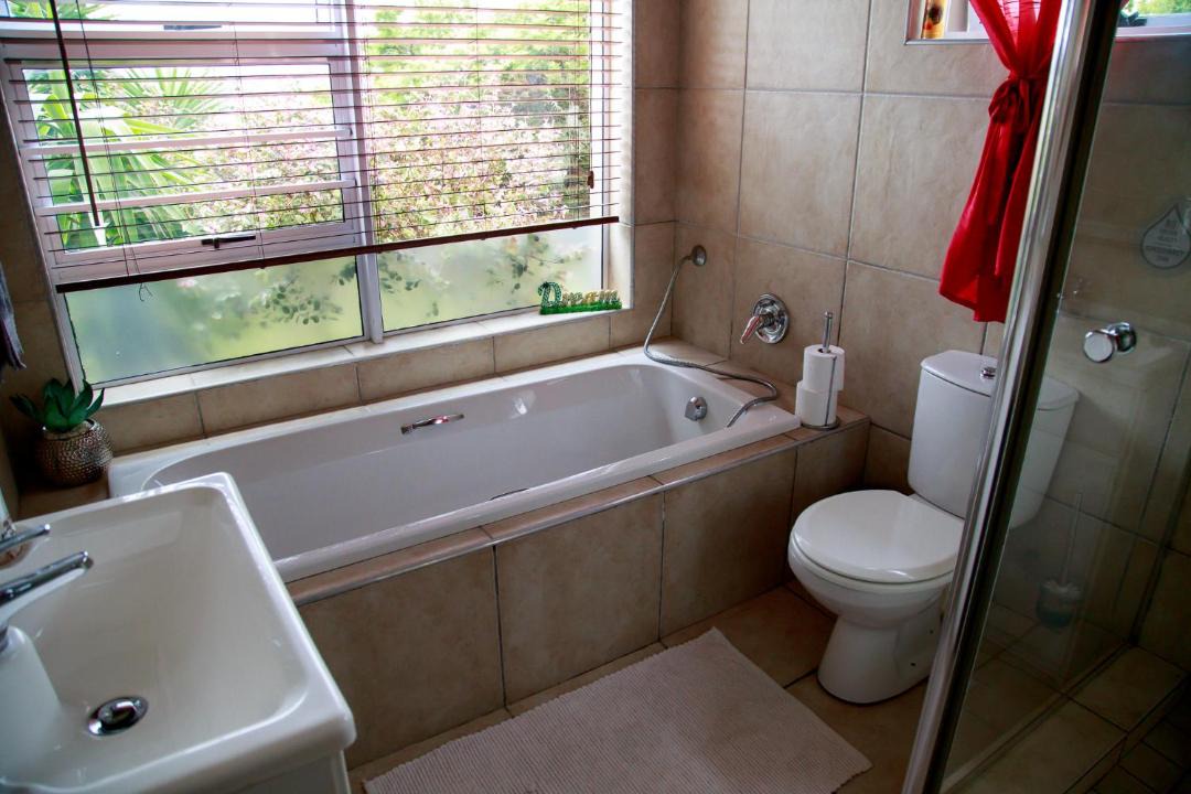 Photo of Bathroom in Gonubie