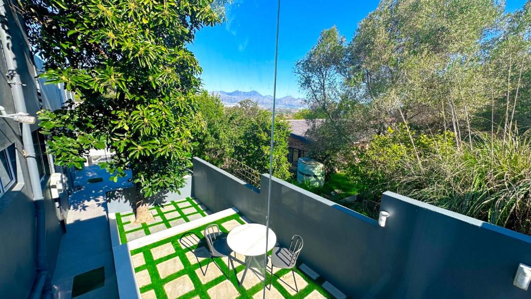Photo of Patio Balcony in Heldervue