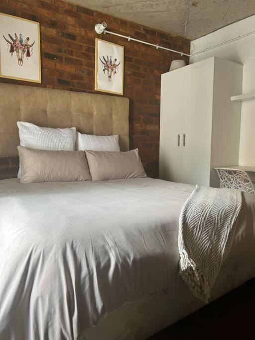 Photo of Bedroom in Downtown Johannesburg