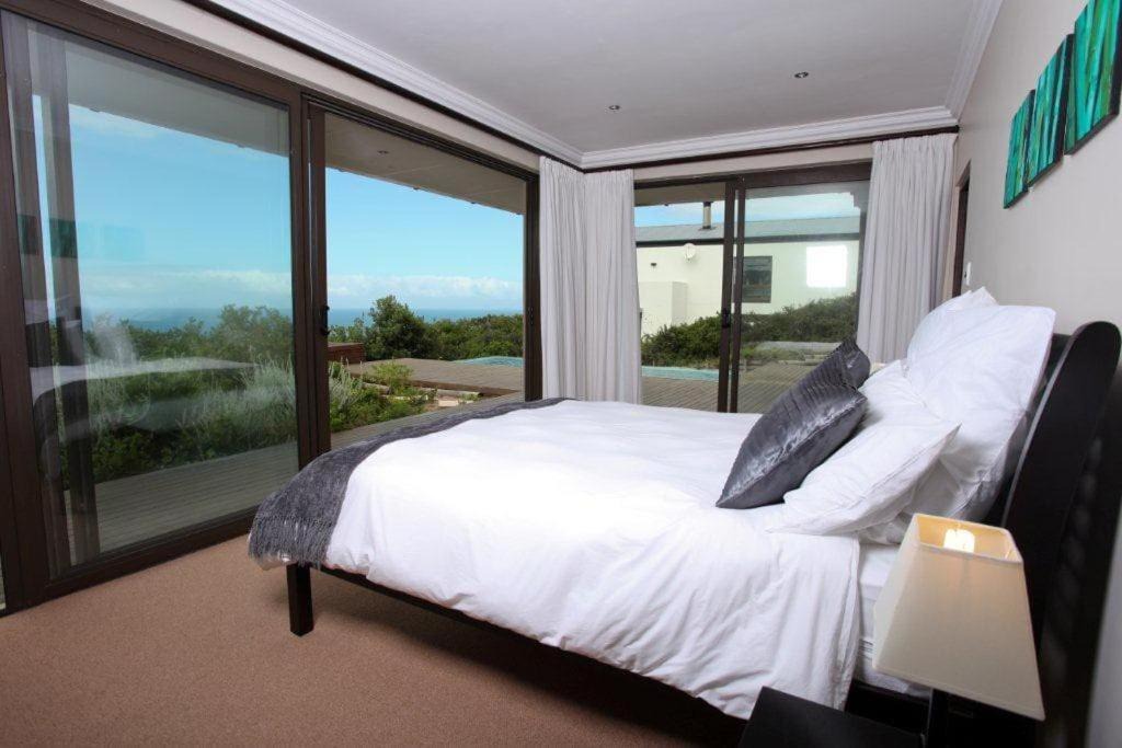 Photo of Bedroom in Pinnacle Point