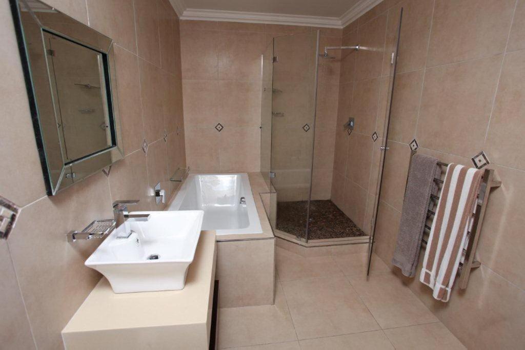 Photo of Bathroom in Pinnacle Point
