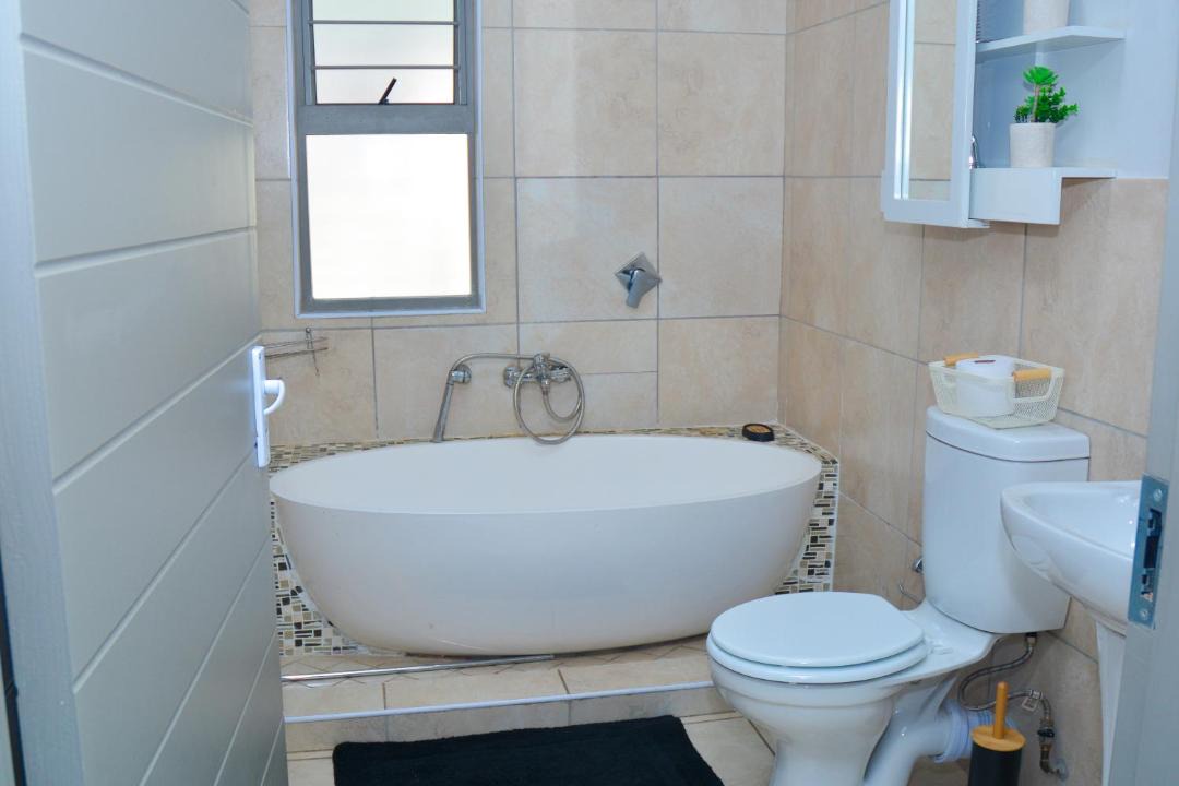 Photo of Bathroom in Emalahleni
