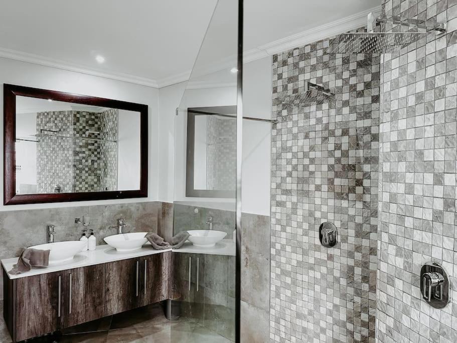 Photo of Bathroom in Pinnacle Point