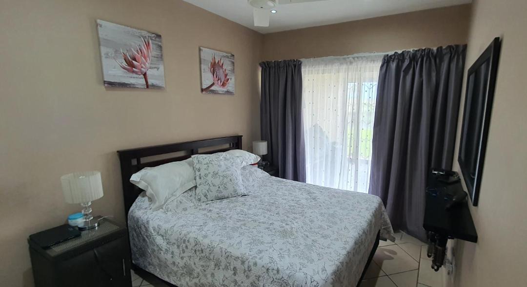 Photo of Bedroom in Margate Beach