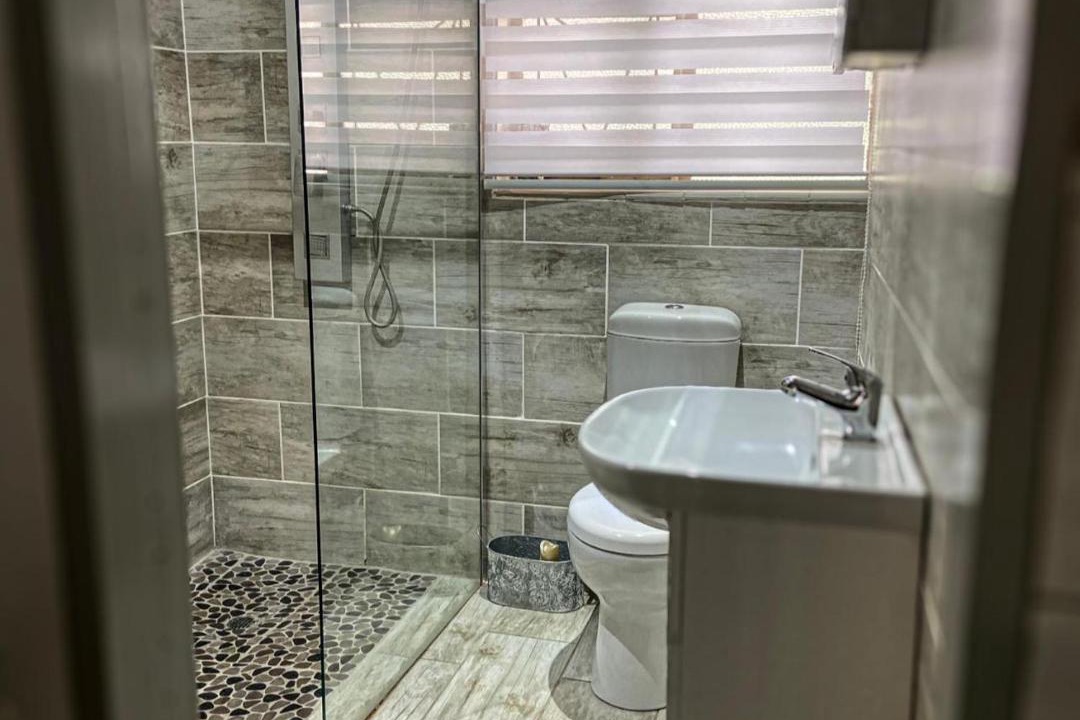 Photo of Bathroom in Marble Hall