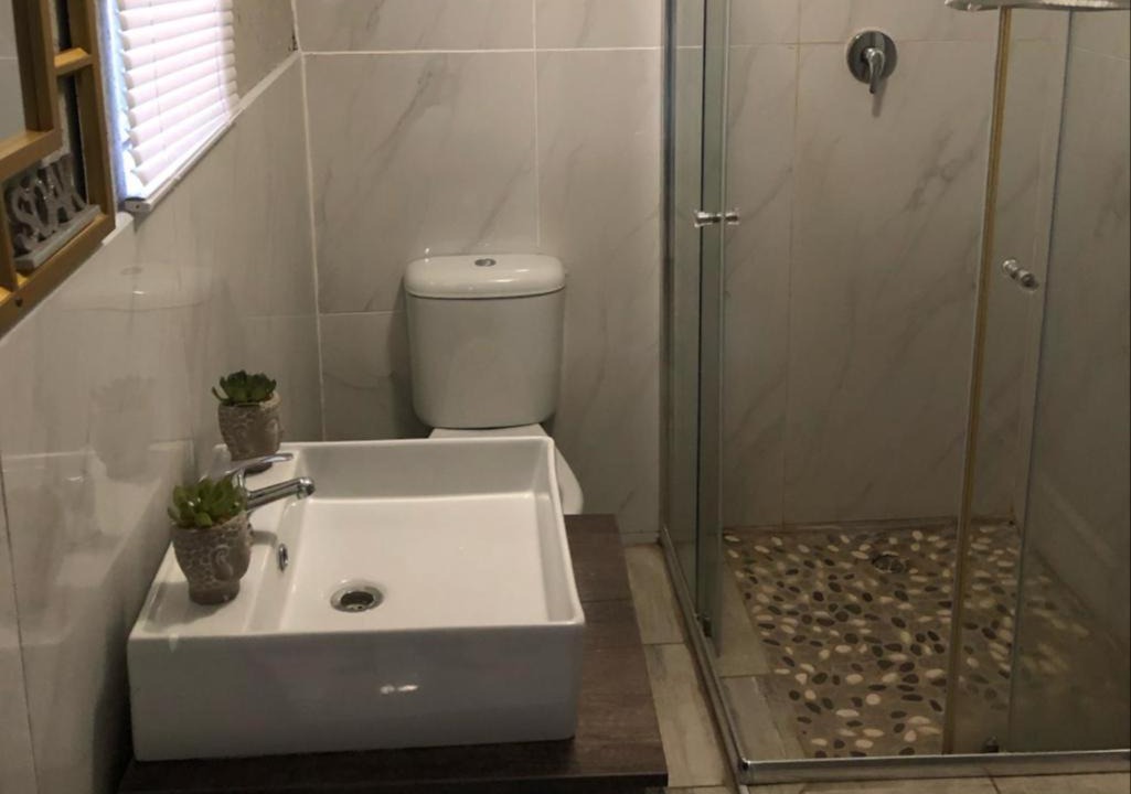 Photo of Bathroom in Marble Hall
