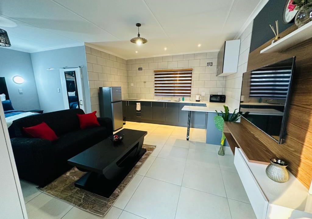 Photo of Livingroom in Bezuidenhout Valley
