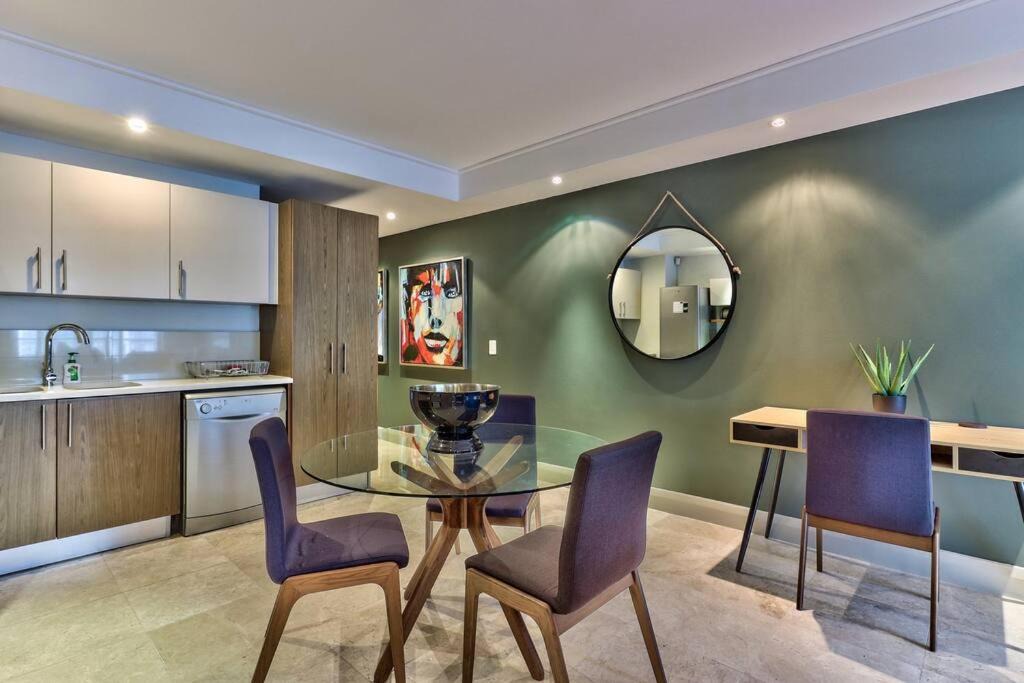 Photo of Livingroom in Victoria and Alfred Waterfront