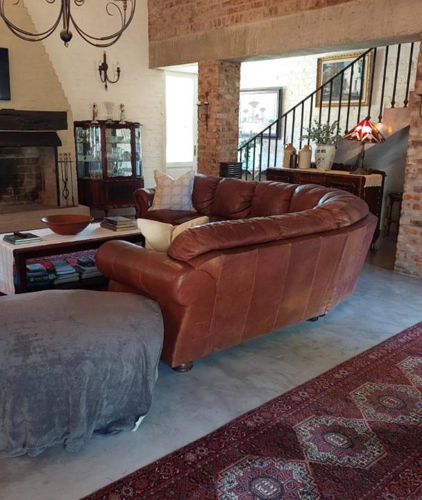 Photo of Livingroom in Oudtshoorn