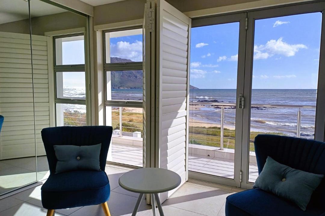 Photo of Livingroom in Gordons Bay Central