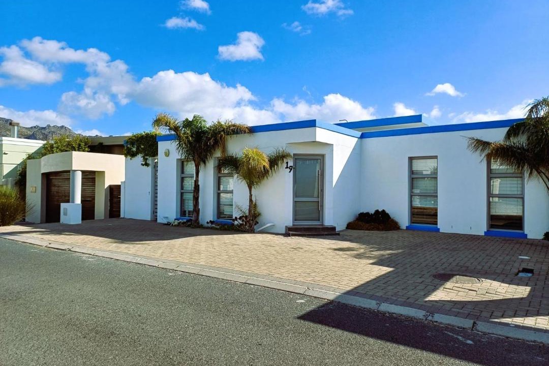Photo of Buildings in Gordons Bay Central