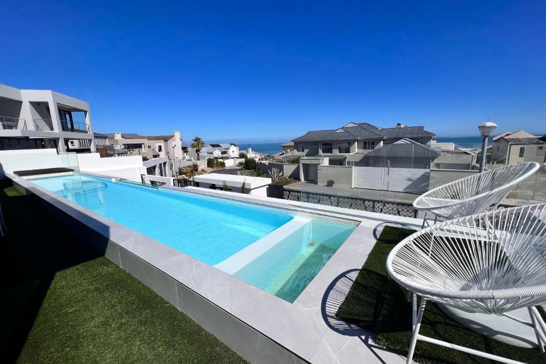 Photo of Patio Balcony in Big Bay