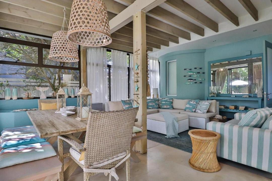 Photo of Livingroom in Wilderness Beach