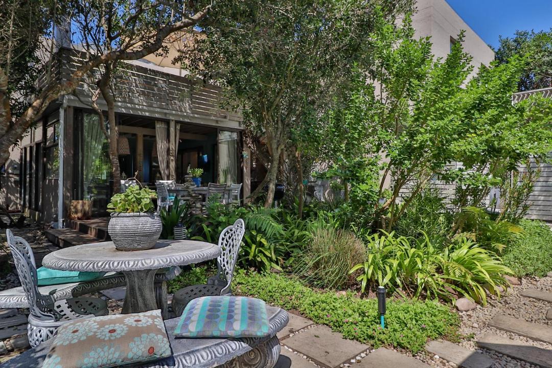 Photo of Patio Balcony in Wilderness Beach