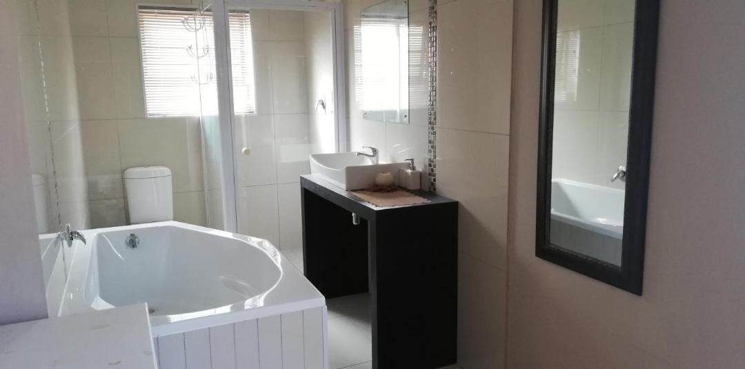 Photo of Bathroom in Koelenhof
